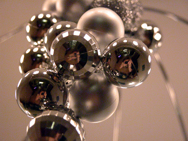 balls || christmas decorations | nikon coolpix 5700 | 1/60s | f3.5